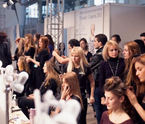 Backstage Secrets. Лучшие укладки Mercedes-Benz Fashion Week Russia