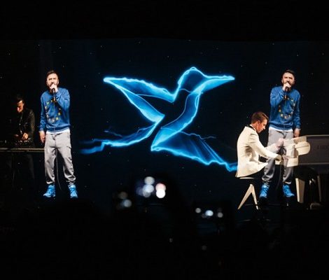 Голографический Шнуров, public talk Алены Долецкой и открытие бутика IQOS в честь Дня города в Санкт-Петербурге