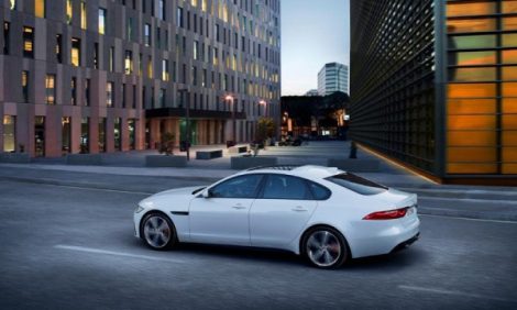 Авто с Яном Коомансом: тест-драйв Jaguar XF
