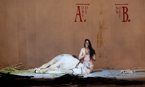 Голоса Жанны д’Арк: премьера спектакля Ромео Кастеллуччи на Дягилевском фестивале