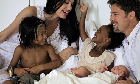 Хорошие новости: Анджелина Джоли и Брэд Питт усыновили еще одного ребенка?