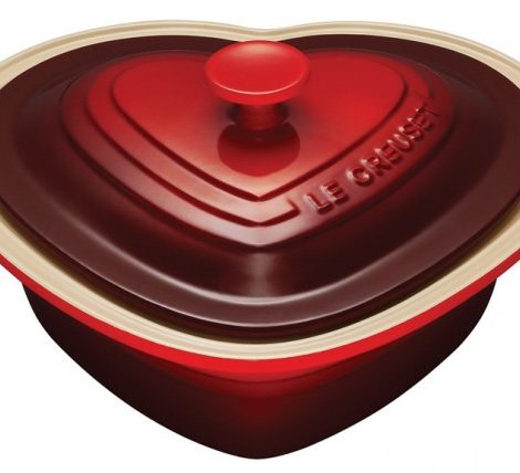 Идея подарка: Посуда знаменитой французской марки LE CREUSET в форме сердец