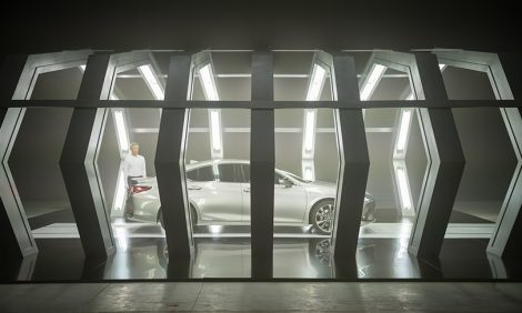 Авто с Яном Коомансом: сценарий рекламного ролика Lexus ES написал искусственный интеллект?