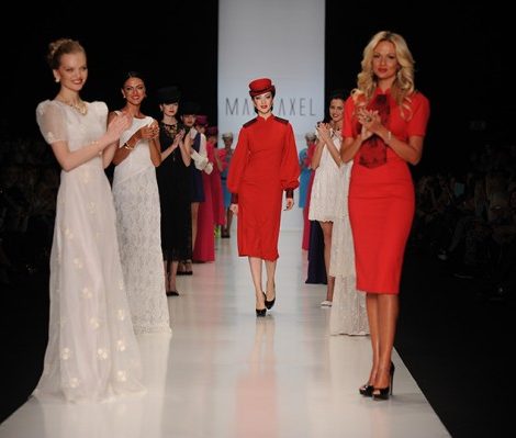 Светские детали с Екатериной Одинцовой: за кулисами Mercedes-Benz Fashion Week. Показ MARI AXEL