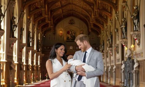 #BabySussex: первые фото сына Меган Маркл и принца Гарри