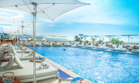 Travel News: pop-up клуб Nikki Beach на крыше отеля Fairmont Monte Carlo