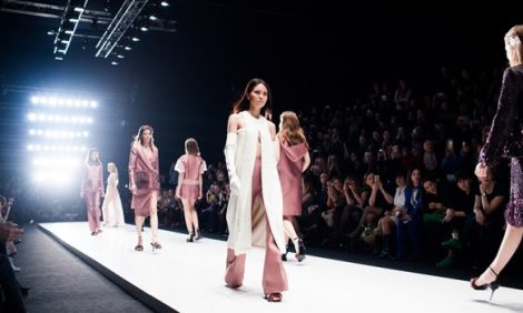 Style Notes: «кубическая» коллекция Оксаны Федоровой на Mercedes-Benz Fashion Week