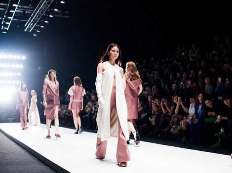 Style Notes: «кубическая» коллекция Оксаны Федоровой на Mercedes-Benz Fashion Week