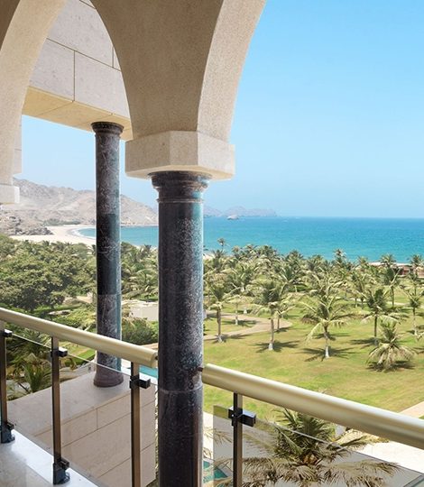 Куда поехать на майские: успеть за 24 часа — прогулки в старой гавани, спа Six Senses и другие причины лететь через Оман