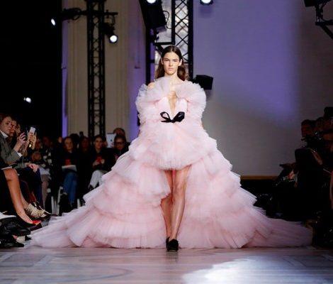 Цветочная симфония коллекции Giambattista Valli Couture