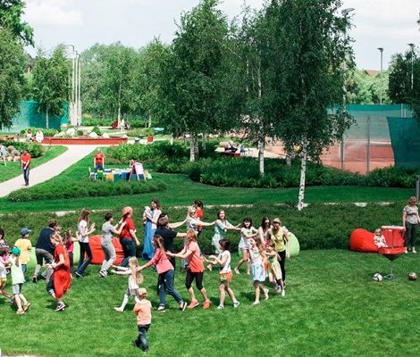 Posta Kids Club: здоровый образ жизни и творческие мастерские в Pride Summer Camp