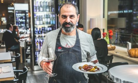 Что на ужин? Санкт-Петербург: Арам Мнацаканов лично угощает гостей в Probka