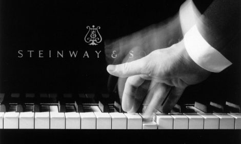 Как это сделано: репортаж с фабрики легендарных роялей Steinway & Sons