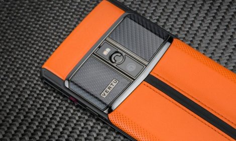 Механизмы: новый смартфон в коллекции VERTU Signature Touch Carbon Sport