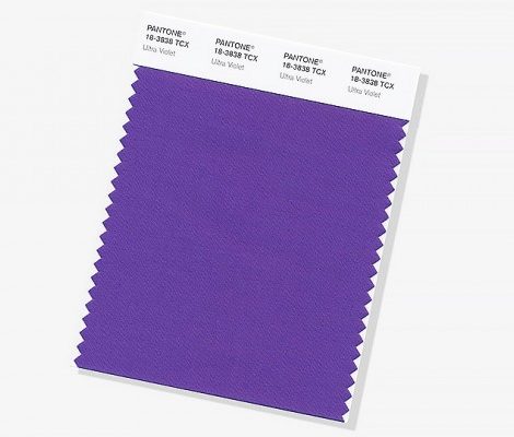 Ультрафиолетовое облучение: как носить главный цвет 2018 года по версии Pantone