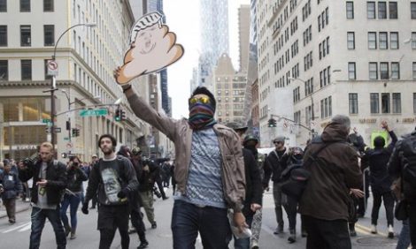 Did You Know? В Нью-Йорке мэр города и голливудские актеры вышли на митинг против Дональда Трампа