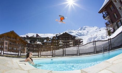 Идея на каникулы: где кататься на горных лыжах в мае