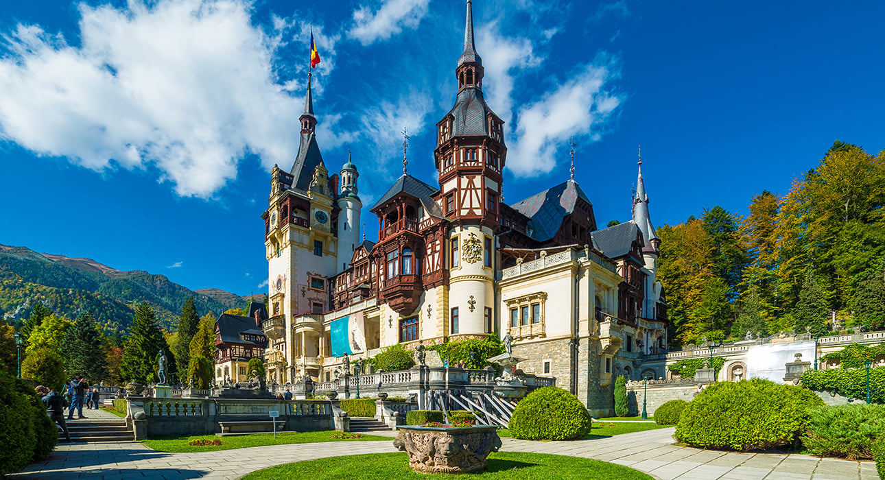 Королевский дом Румынии приглашает на карантин в замок Пелеш