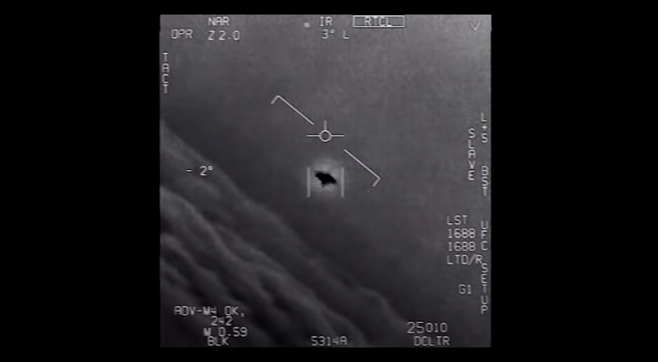 Пентагон выложил в сеть три видео с НЛО и признал их подлинность
