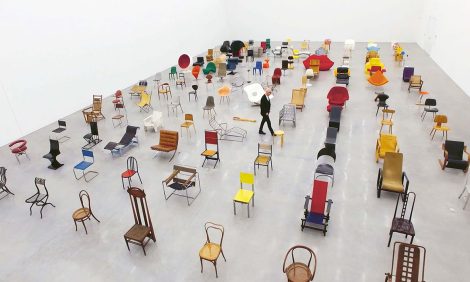 125 стульев: фильм об истории самого популярного предмета мебели выложен в сеть