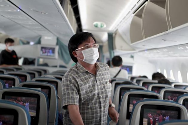 Пассажира без маски сняли с рейса American Airlines в Нью-Йорке