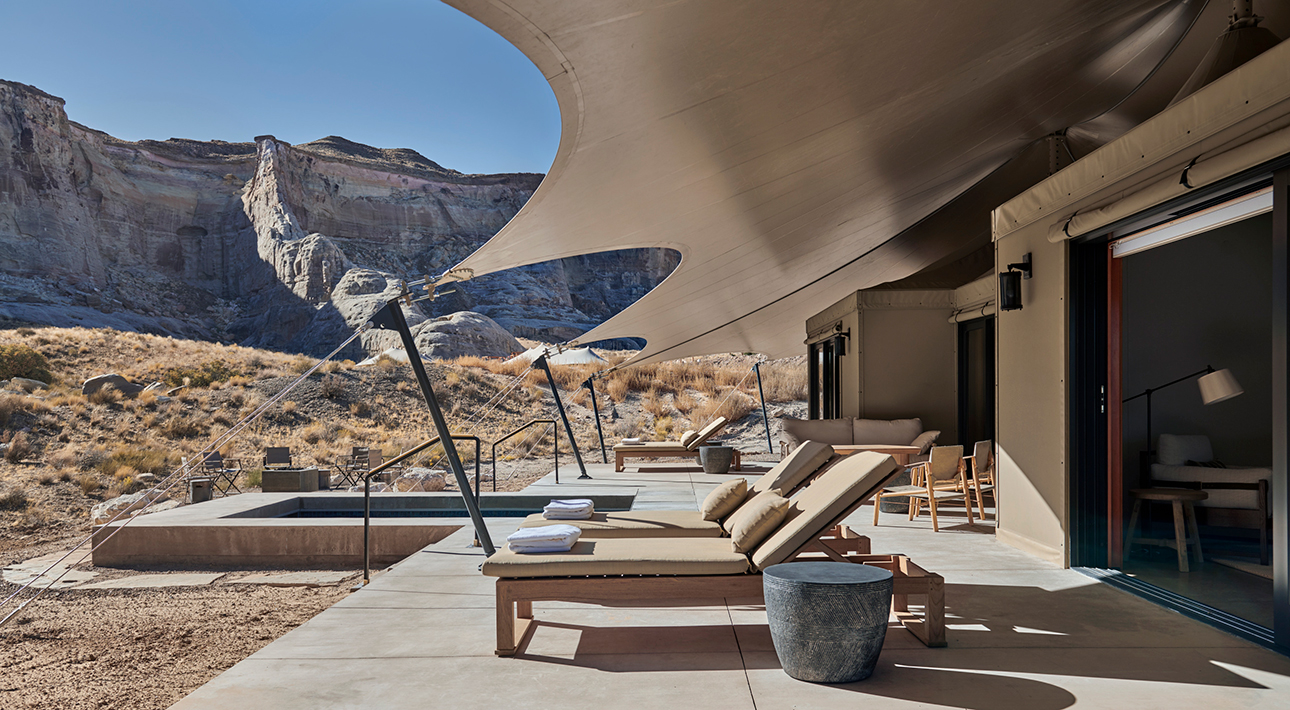 Открылся отель Camp Sarika в сердце американской пустыни: «палаточный лагерь» в стиле люкс