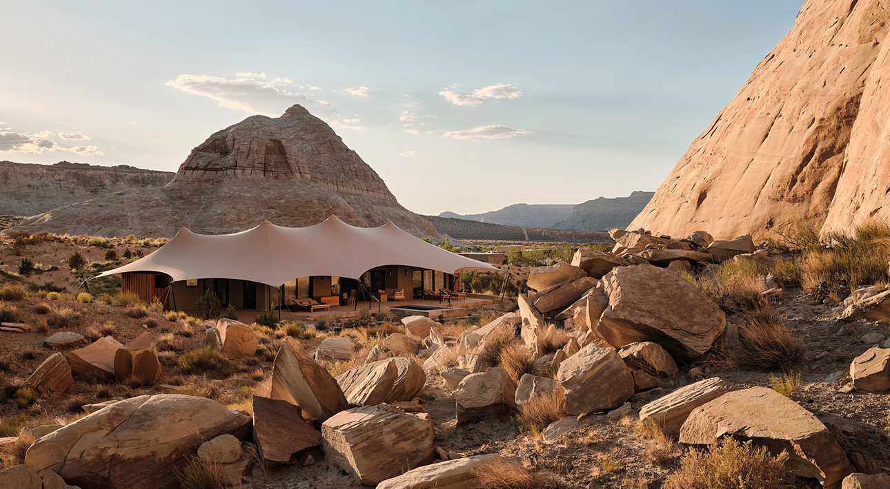 Открылся отель Camp Sarika в сердце американской пустыни: «палаточный лагерь» в стиле люкс