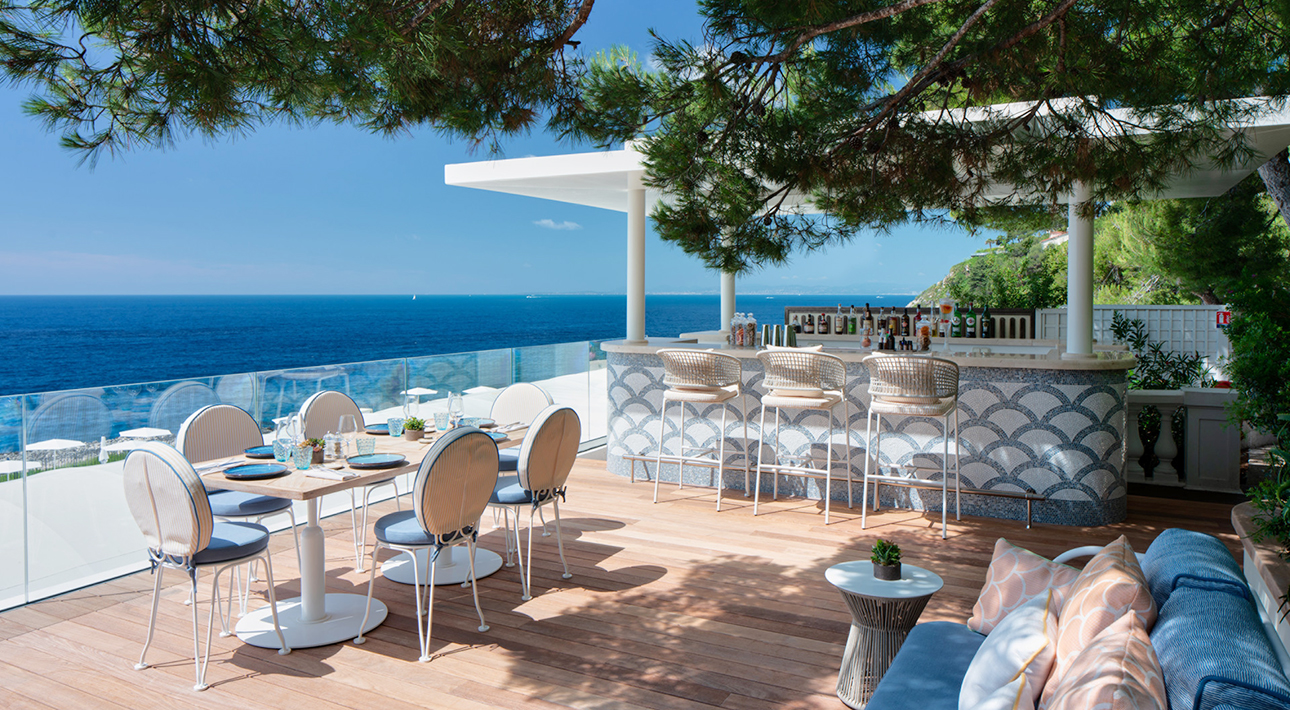 В Grand-Hôtel du Cap-Ferrat появилась новая пляжная лаунж-зона от Dolce&Gabbana