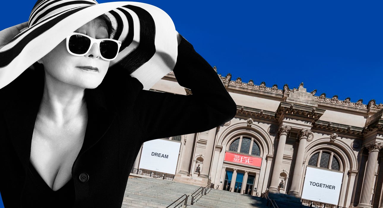 Йоко Оно вывесила вдохновляющие баннеры на фасаде Метрополитен-музея в Нью-Йорке