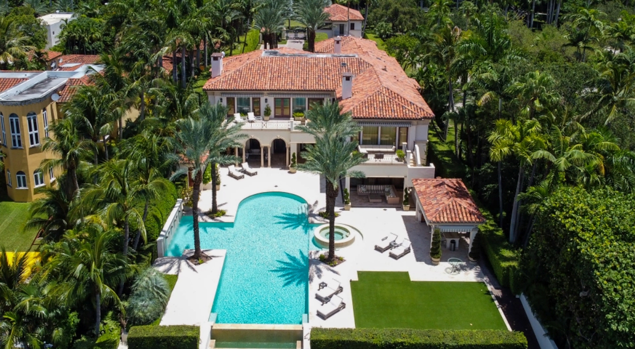 Новый дом Джей Ло и Алекса Родригеса в Майами стоил им 40 миллионов долларов — и он похож на целый курорт