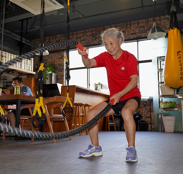 Мотиватор дня: спортивная бабушка из Китая подает пример не только пенсионерам