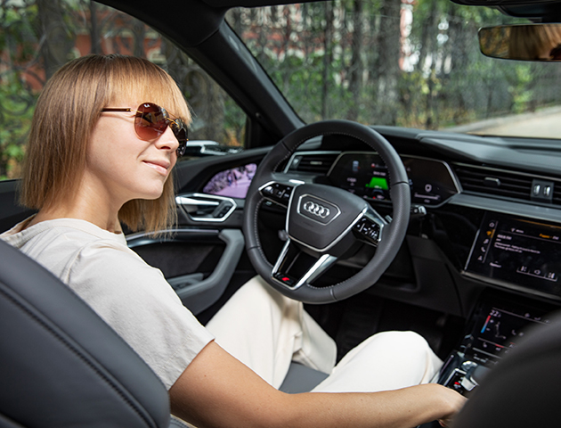 Вика Газинская и Audi e-tron