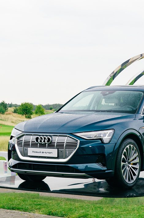 Audi e-tron weekend 2020: презентация нового полностью электрического SUV и турнир по гольфу
