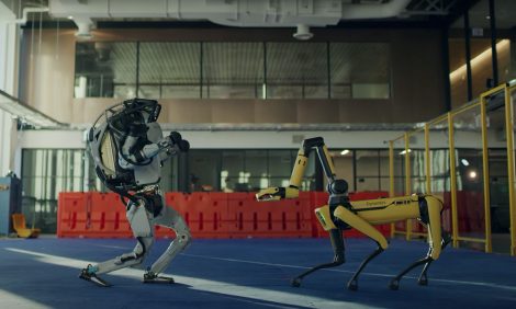 Видео дня: роботы Boston Dynamics танцуют под песню Do You Love Me