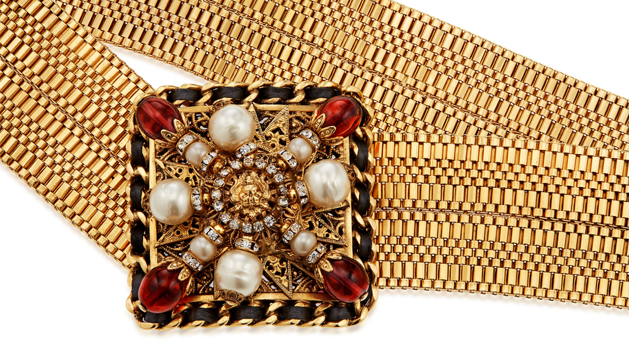 Часы & Караты: украшения Карла Лагерфельда для Chanel продадут на аукционе Christie's