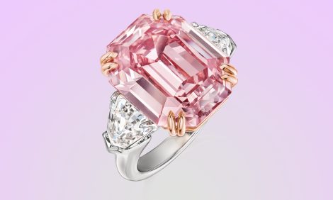 Идея подарка: кольцо Winston Pink Legacy с розовым бриллиантом