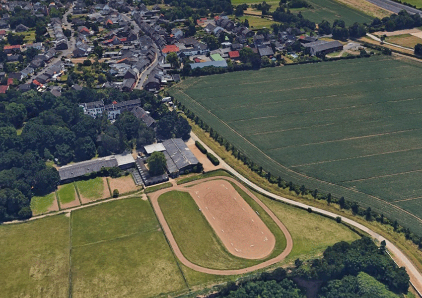 Вид местности после наводнения в Эрфтштадт-Блессеме, Германия, 16 июля 2021 года