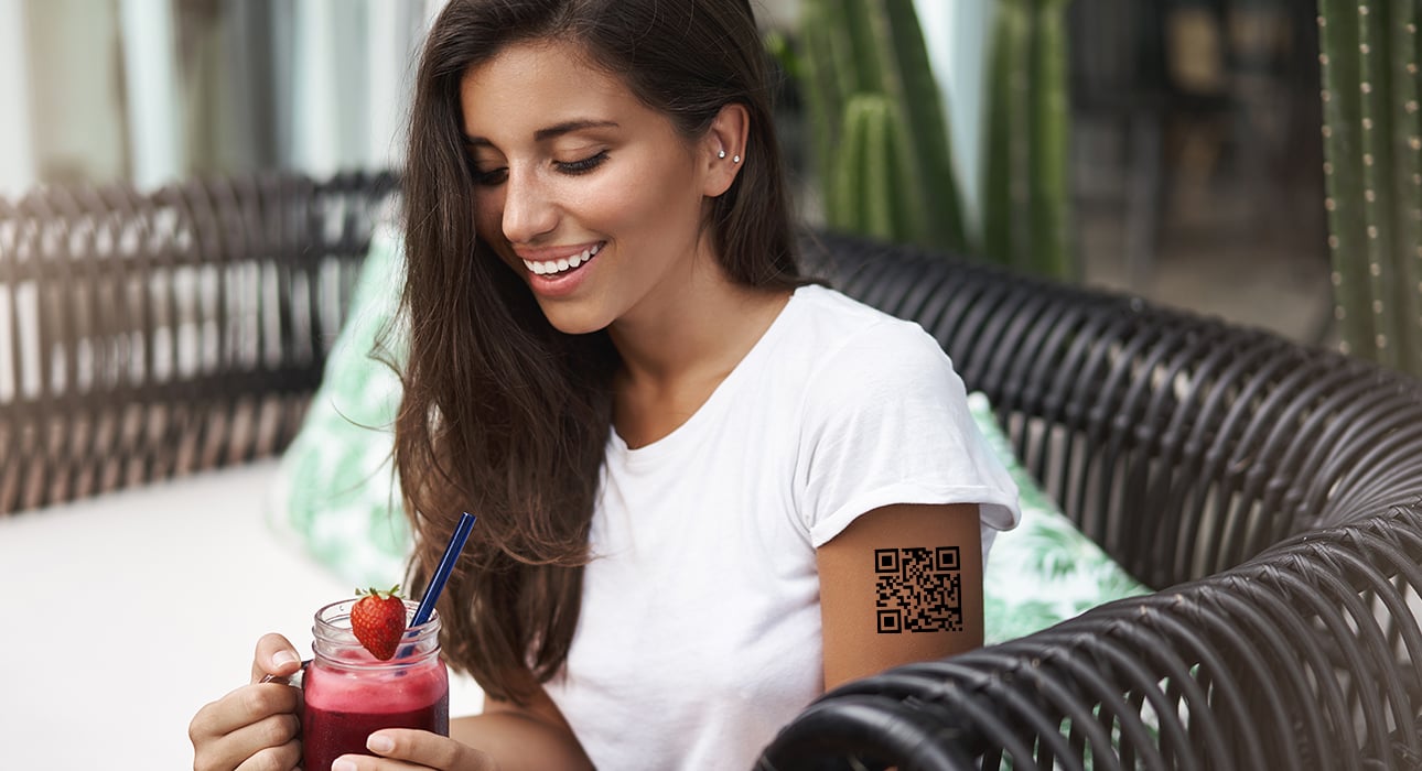 Город: временная тату с QR-кодом для входа в ресторан — отличная идея?