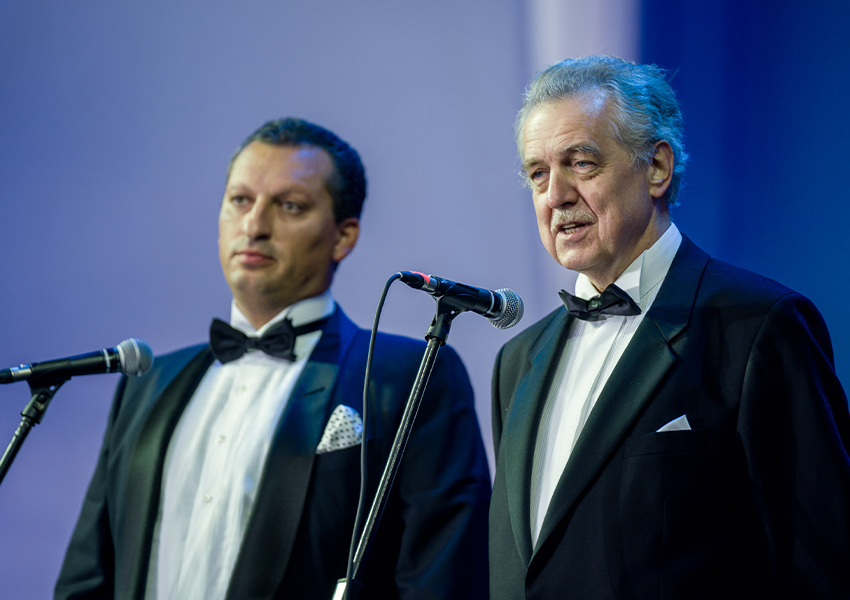Кирилл Шамалов (слева)