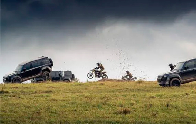 Land Rover Defender на съемках фильма «007: не время умирать»