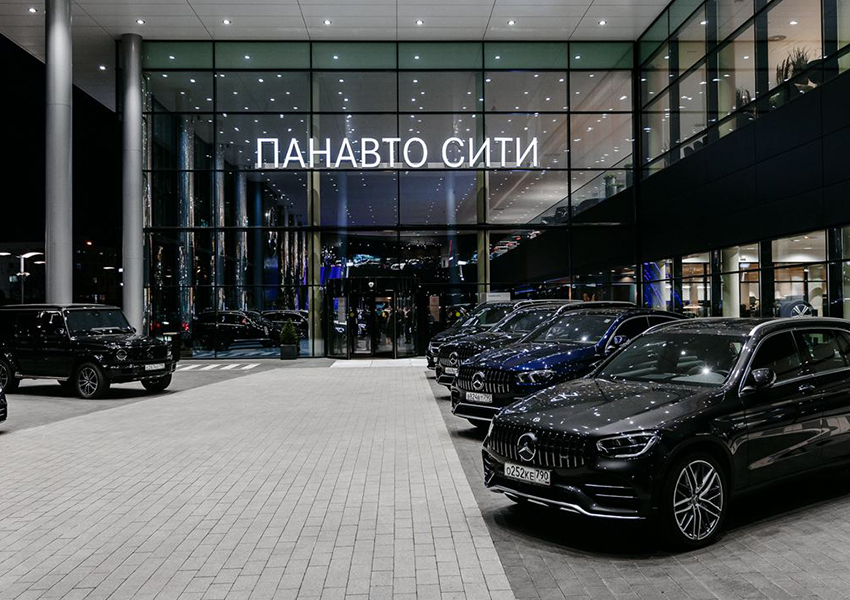 22 октября 2021 в Москве состоялось официальное открытие флагманского салона Mercedes-Benz — «Панавто Сити» по адресу 1-й Магистральный тупик, вл. 9