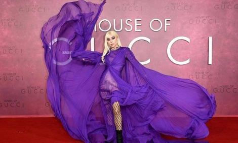 Фотоувеличение: Леди Гага в&nbsp;украшениях Tiffany&nbsp;&amp;&nbsp;Co.&nbsp;на&nbsp;премьере фильма &laquo;Дом Gucci&raquo; в&nbsp;Лондоне