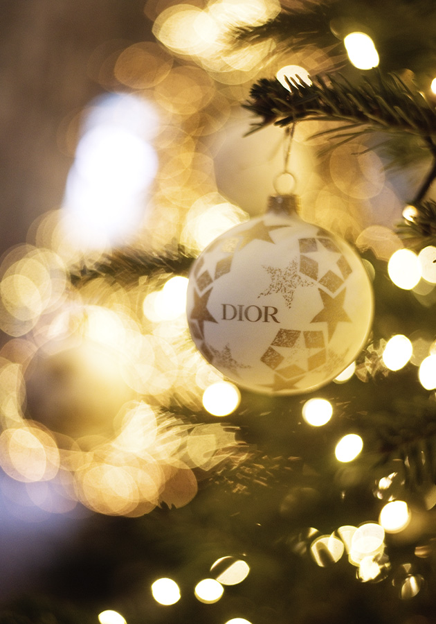 Видео дня: рождественский ролик Dior Maison с Корделией де Кастеллан