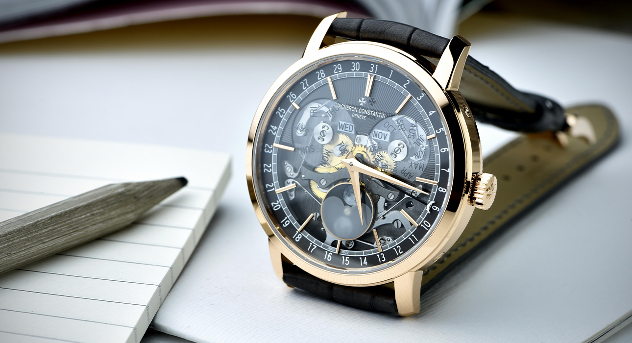 Идея подарка: часы Vacheron Constantin Traditionnelle из белого или розового золота