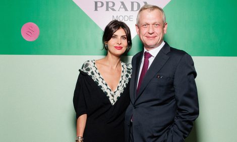 Art &amp;&nbsp;Fashion: передвижной клуб Prada Mode Moscow представил инсталляцию Дэмьена Херста