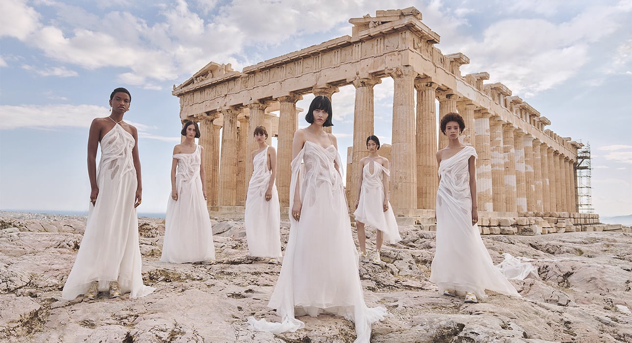 Style Notes: съемки рекламной кампании Dior Cruise 2022 на горе Акрополь