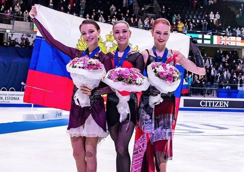 Анна Щербакова (серебро), Камила Валиева (золото), Александра Трусова (бронза)