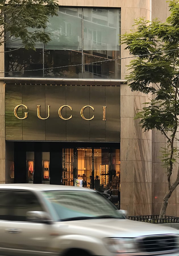 PostaБизнес: магазины Gucci в США начнут принимать оплату криптовалютой