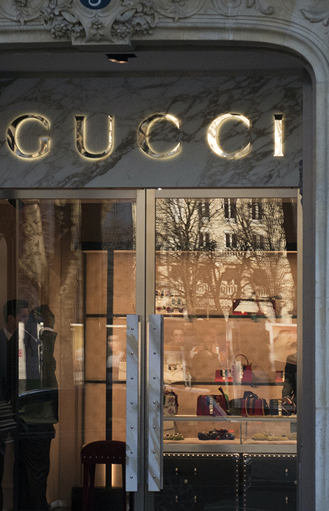 PostaБизнес: магазины Gucci в&nbsp;США начнут принимать оплату криптовалютой