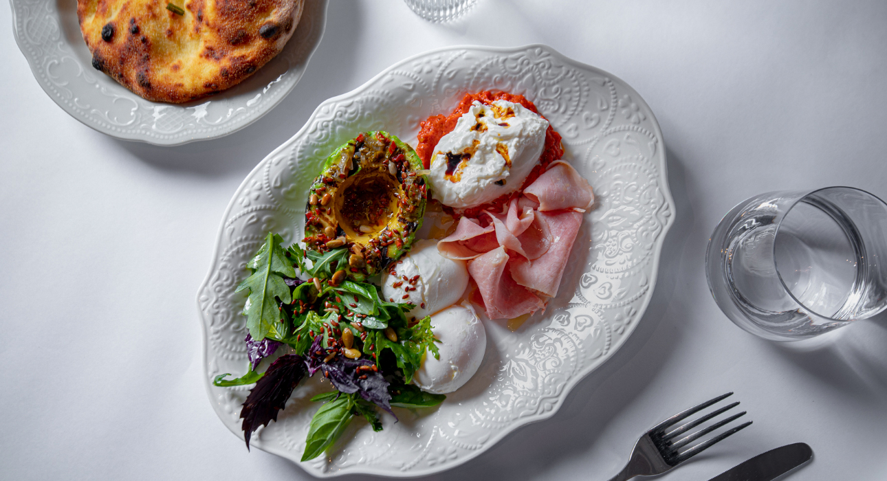 Едим не дома: винный ужин в Touch Chef’s Place & Bar, сибирские коктейли в Folk и завтраки в Loona